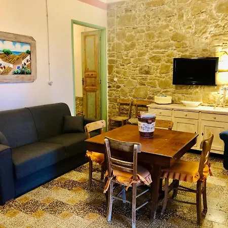 Casa Della Lampara Holiday home *