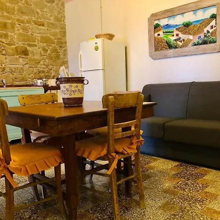 Casa Della Lampara Feriehus *